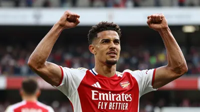 Arsenal Kicks Off Season with 3-0 Win