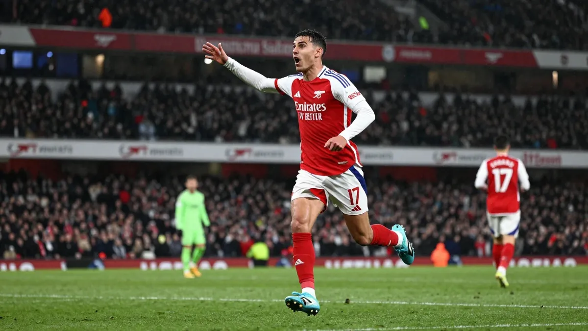 Jamie Carragher says Mikel Arteta's tactical shift at Arsenal could end their 92-year Champions League wait but may make...