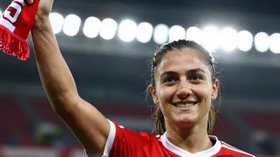 Arsenal have completed the signing of French defender Elisa de Almeida from PSG for €600,000, adding experience to their...