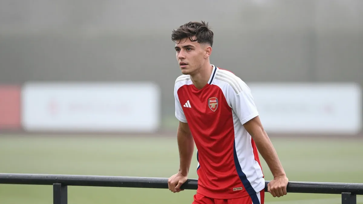 Arsenal have told midfielder Eberechi Eze he must prove his value by the end of this season after a difficult start to...